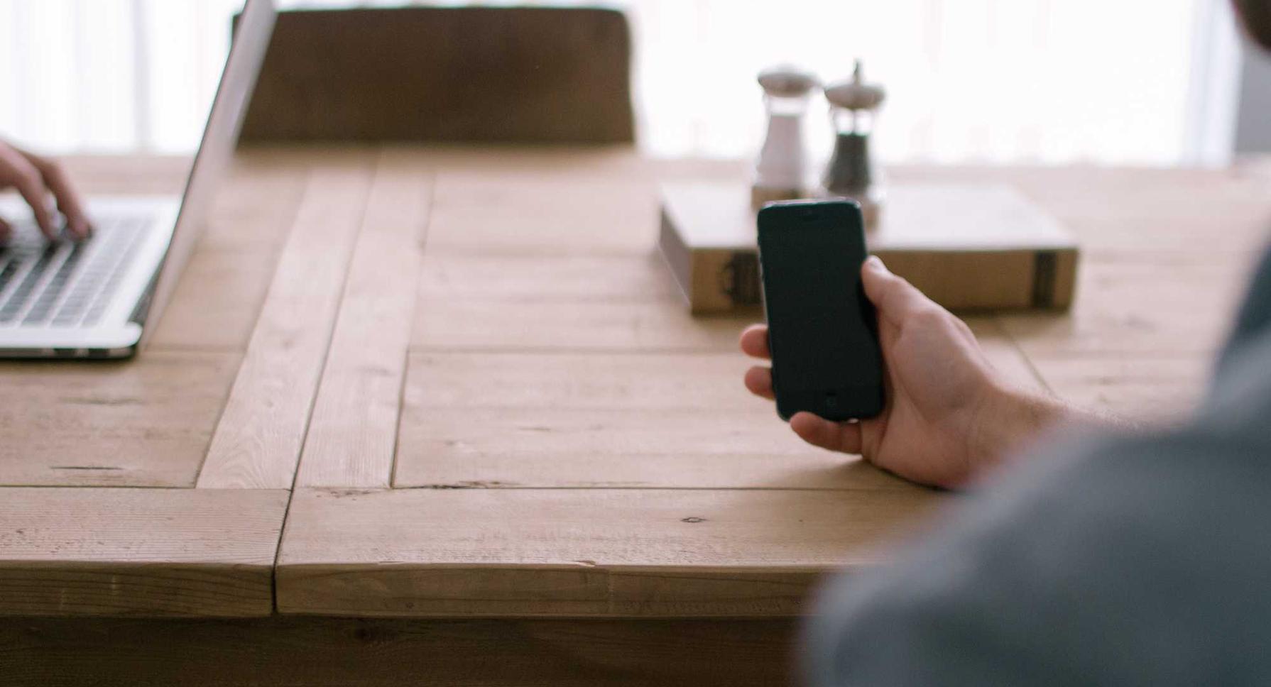 ucloud实名账号：流量卡的优点与缺点分析：你知道哪些不为人知的细节？