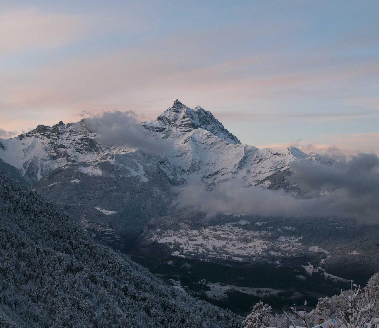 简信实名账号：实名账号与个人信息安全