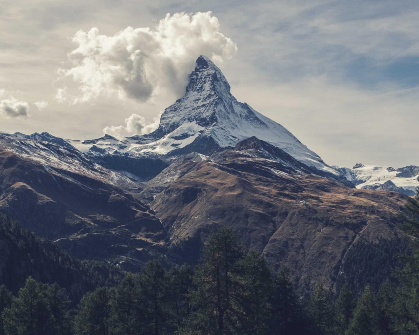 短信轰炸源码实名账号：流量卡和实时通讯的连通性