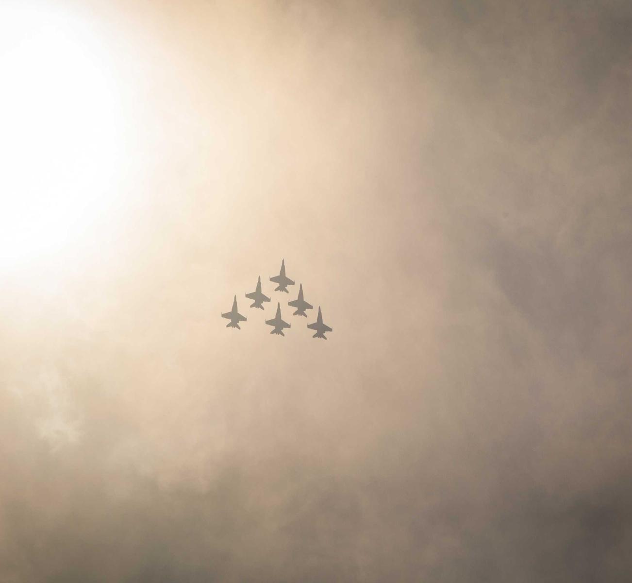 方盒万宝路柑橘爆珠：东方代理注册公司